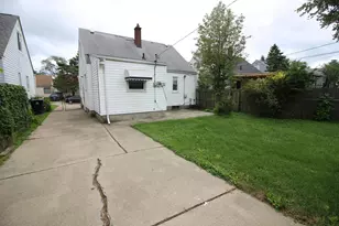 26095 Pattow St, Roseville, MI 48066 - Photo 3