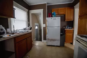 919 Princeton Ave, Lansing, MI 48915 - Photo 7