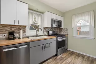 426 Orange St, Jackson, MI 49202 - Photo 11