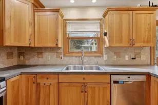 140 Shadowood Ln, Battle Creek, MI 49014 - Photo 11