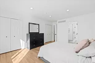 1040 Wildwood Ln, Canton, MI 48188 - Photo 19