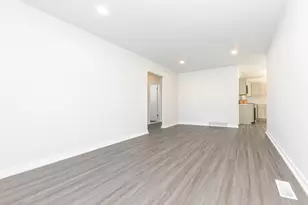 38393 Mason St, Livonia, MI 48154 - Photo 7