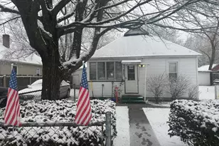 842 E Dale Ave, Muskegon, MI 49442 - Photo 1