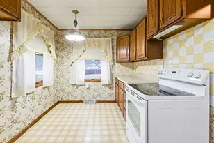 735 Royal Dr, Jackson, MI 49202 - Photo 13