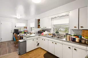 218 N 26th St, Kalamazoo, MI 49048 - Photo 5