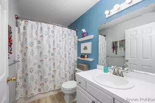 4916 Castle Hill Ct NE, Rockford, MI 49341 - Photo 9