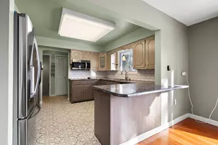 7639 Woodcrest St, Portage, MI 49024 - Photo 11