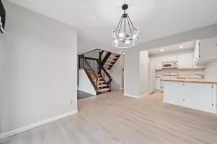 1525 S Hill Blvd, Bloomfield Hills, MI 48304 - Photo 7