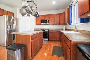 1983 Hunters Creek Dr, Ypsilanti, MI 48198 - Photo 9