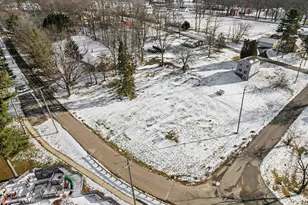 610 Montgomery St, Marshall, MI 49068 - Photo 1