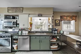 793 Oakridge Dr, Jackson, MI 49203 - Photo 13