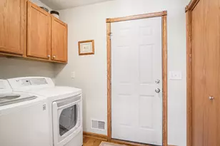 1215 Linwood Dr NW, Grand Rapids, MI 49534 - Photo 15