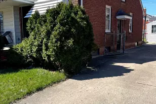 20315 Regent Dr, Detroit, MI 48205 - Photo 3