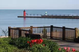 525 Superior St, South Haven, MI 49090 - Photo 31