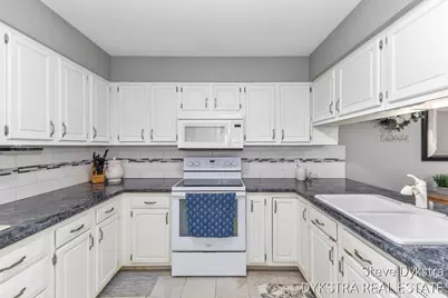 2144 Ter Van Drive NE, Grand Rapids, MI 49505 - Photo 5