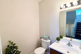 631 Nantucket Dr, Lansing, MI 48906 - Photo 17