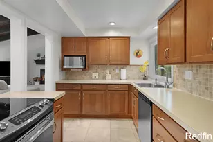 1836 Oakgrove St NW, Grand Rapids, MI 49504 - Photo 13