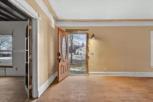 2328 Dean Lake Ave NE, Grand Rapids, MI 49505 - Photo 5