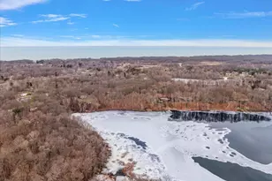 6211 Lakewood Pointe Dr, Coloma, MI 49038 - Photo 11