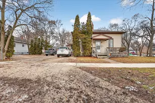 428 Houston Ave, Muskegon, MI 49441 - Photo 3