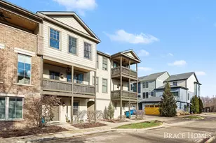 2074 Celadon Dr NE, Grand Rapids, MI 49525 - Photo 3