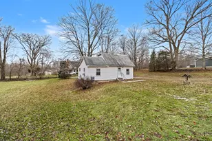 725 N Paw Paw St, Lawrence, MI 49064 - Photo 5