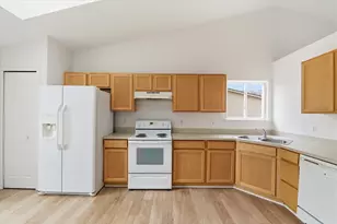 1720 Bridgewater Dr, Ypsilanti, MI 48198 - Photo 11