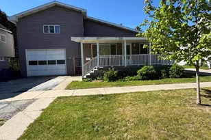 219 2nd Ave, Manistee, MI 49660 - Photo 1