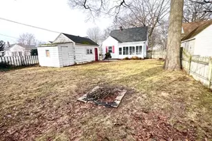 2345 Harding Ave, Muskegon, MI 49441 - Photo 5