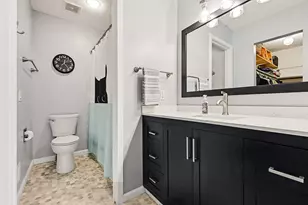 221 Paisley Ct, Kalamazoo, MI 49006 - Photo 9