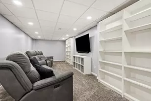 221 Paisley Ct, Kalamazoo, MI 49006 - Photo 11