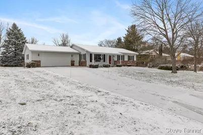 611 S Baldwin Street, Greenville, MI 48838 - Photo 3
