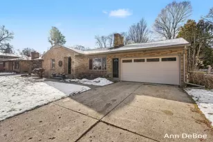 75 Oswego St NW, Grand Rapids, MI 49504 - Photo 3