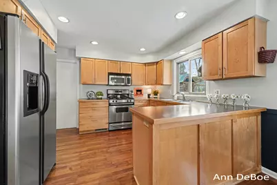 75 Oswego Street NW, Grand Rapids, MI 49504 - Photo 9