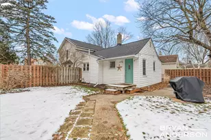 66 S Fremont St NE, Rockford, MI 49341 - Photo 33