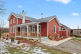 10531 Wood Rd, North Adams, MI 49262 - Photo 3