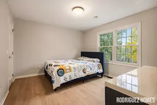 3890 Clearview St NE, Grand Rapids, MI 49546 - Photo 25