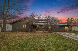 4043 Chamberlain Ave SE, Grand Rapids, MI 49508 - Photo 3