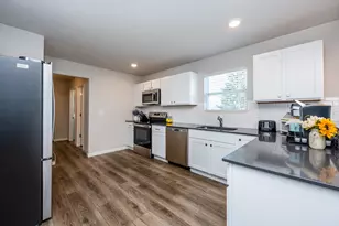 58285 Interlaken St, Mattawan, MI 49071 - Photo 9