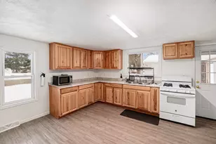 202 S Bronson Ave, Big Rapids, MI 49307 - Photo 7