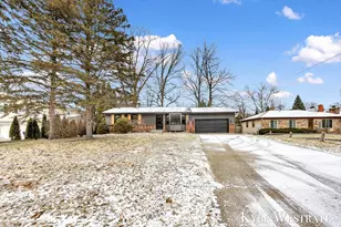 3425 Cascade Rd SE, Grand Rapids, MI 49546 - Photo 3