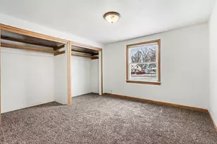 880 Paw Paw Dr, Holland, MI 49423 - Photo 13