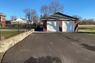 745 Upton Ave, Springfield, MI 49037 - Photo 11