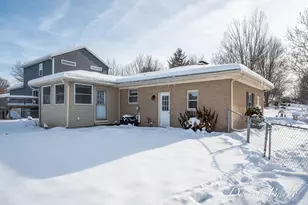2061 Sibley St NW, Grand Rapids, MI 49504 - Photo 31