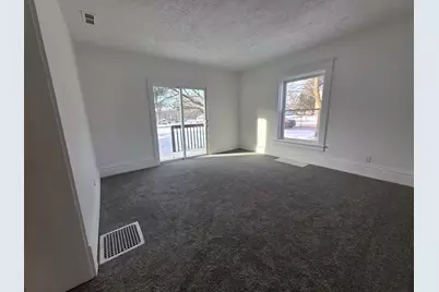 225 W Lincoln Avenue, Ionia, MI 48846 - Photo 3