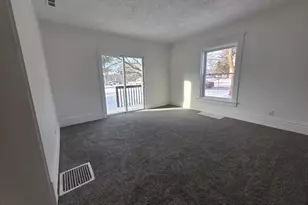 225 W Lincoln Ave, Ionia, MI 48846 - Photo 3