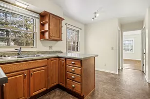 113 Doverdale Ln, Battle Creek, MI 49015 - Photo 7