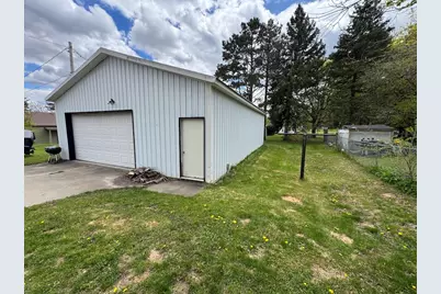 190 E Spruce Street, Harrison, MI 48625 - Photo 7