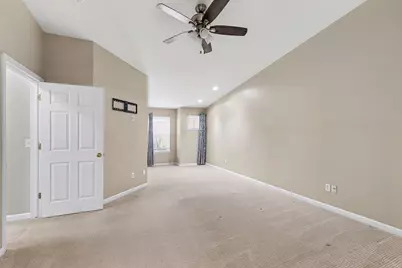 56607 Long Island Drive, Utica, MI 48316 - Photo 9