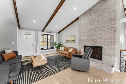 6771 Juneview Court NE, Rockford, MI 49341 - Photo 7